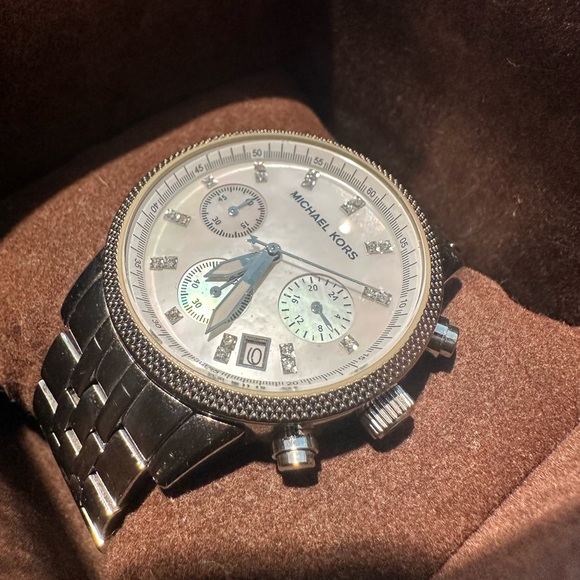 Michael Kors Watch - Picture 3 of 5